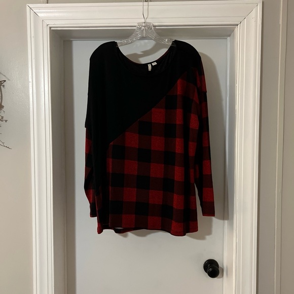 Cato Top Womens 14/16W Red Black Buffalo Plaid Check. - Picture 1 of 4